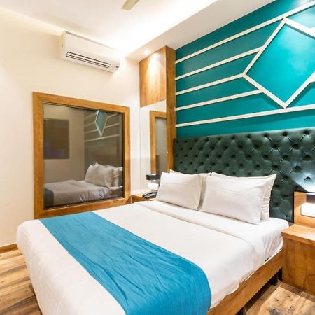 Prince Hotel Мумбаи Экстерьер фото