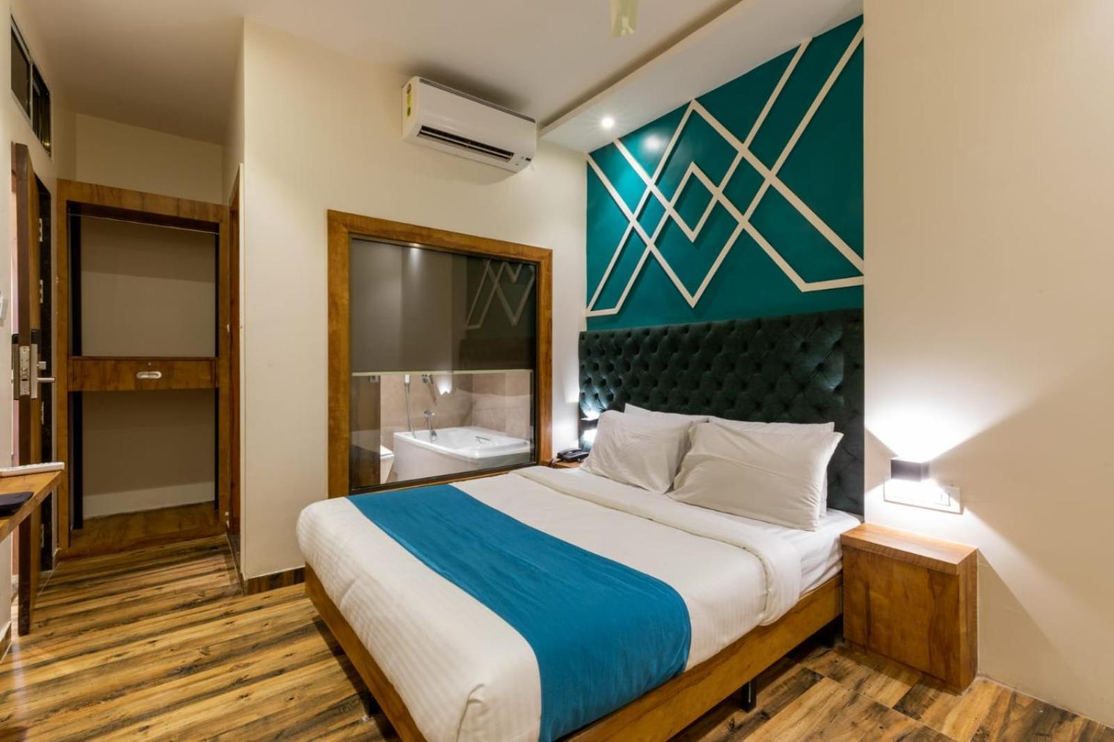 Prince Hotel Мумбаи Экстерьер фото